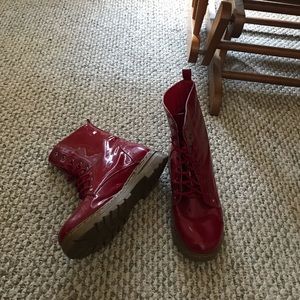 Women’s red rain boots